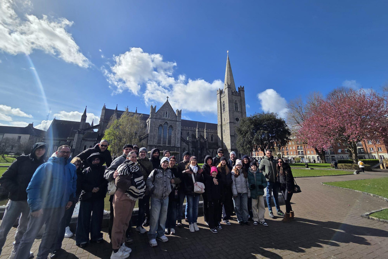 Complete tour of the Old Library of Dublin and the Book of Kells Full tour of Dublin's Old Library and the Book of Kells