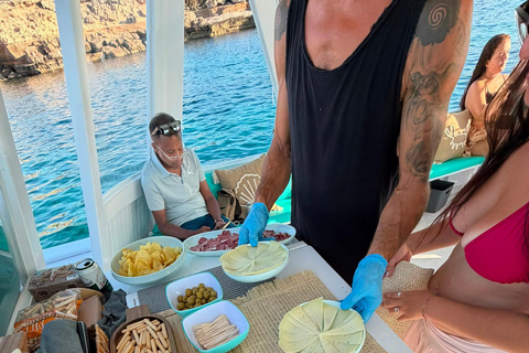 Ibiza: Boat Cruise with Tapas, Drinks & Cova Santa Entry