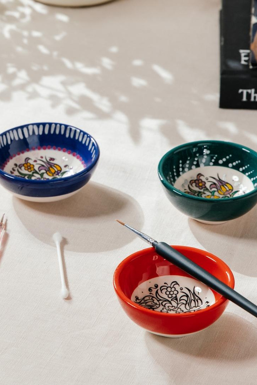 Brisbane: Ceramic Plates & Bowls Paint and Sip Classes | GetYourGuide