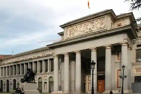 Immersive Experience: Prado Museum Tour
