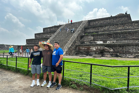 PRIVÉTOUR IN TEOTIHUACAN EN GUADALUPE BASILIEK