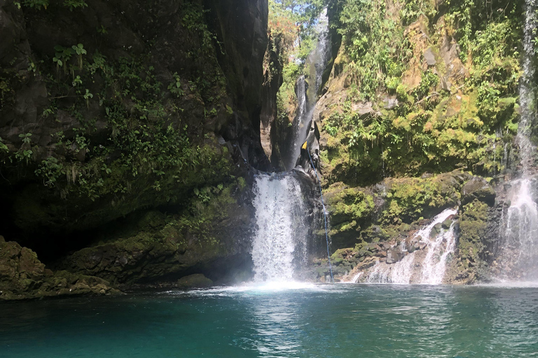Odkryj i ciesz się kanionem Macho De Monte w Cuesta de Piedra Chiriqui.Odkryj i ciesz się Kanionem Macho De Monte w Cuesta de Piedra Chiriqui.