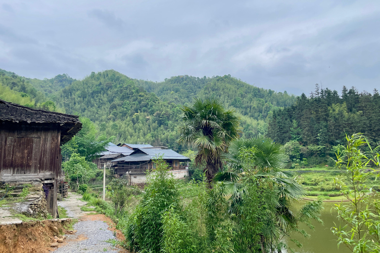 1 Day Guilin Tour: Village Visit, Waterfall Viewing, Hiking