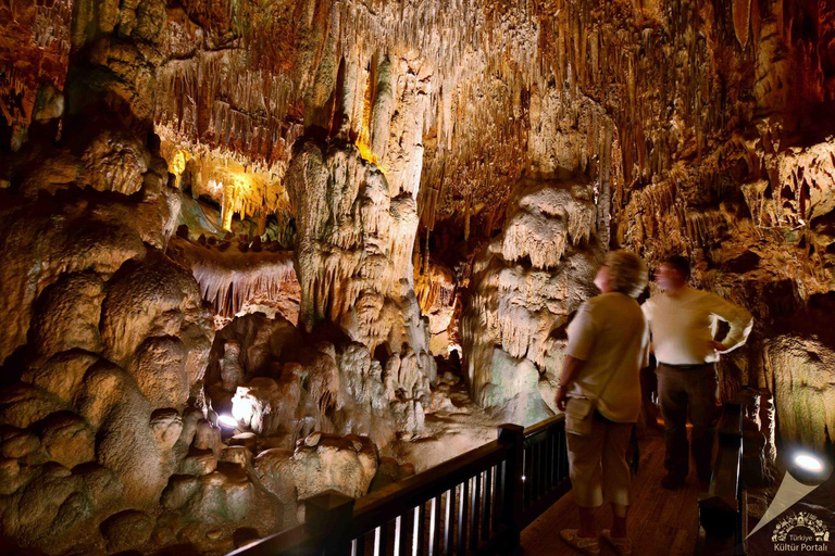 Tour de la ciudad de Alanya durante todo el día: Barco, Castillo, Río Dim, Cueva DimDesde Alanya