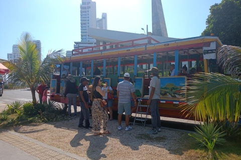 Cartagena: Stadstour in een typisch Colombiaanse Chiva BusCityTour in een typische bus - Traditionele tour in Cartagena!