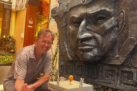 Quito Historic Center: Poncho Museum & Finger Painting Workshop & Souvenir Quito's Historic Center: Poncho Museum, Finger Painting Workshop, and Souvenir