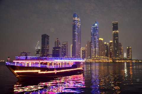 Crociera in dhow a Dubai Marina: cena a buffet e intrattenimento dal vivoCrociera in dhow nella Marina di Dubai: cena a buffet e intrattenimento dal vivo