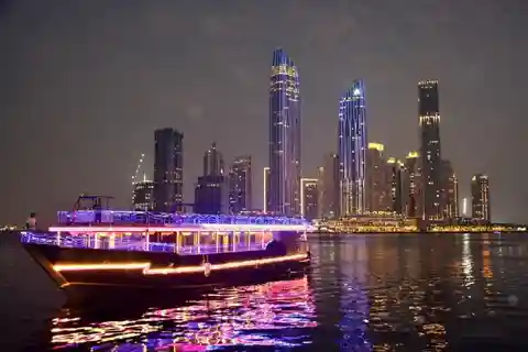 Cena in crociera in dhow a Dubai Marina