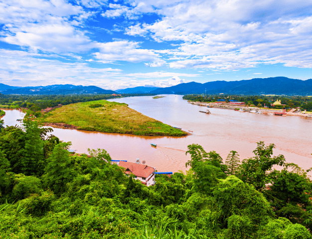 Chiang Rai: Temples, Waterfalls, Golden Triangle Guided Tour