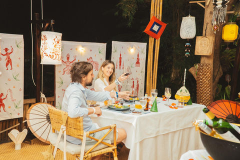 Luang Prabang: Private Romantic Dinner with Wine & Show