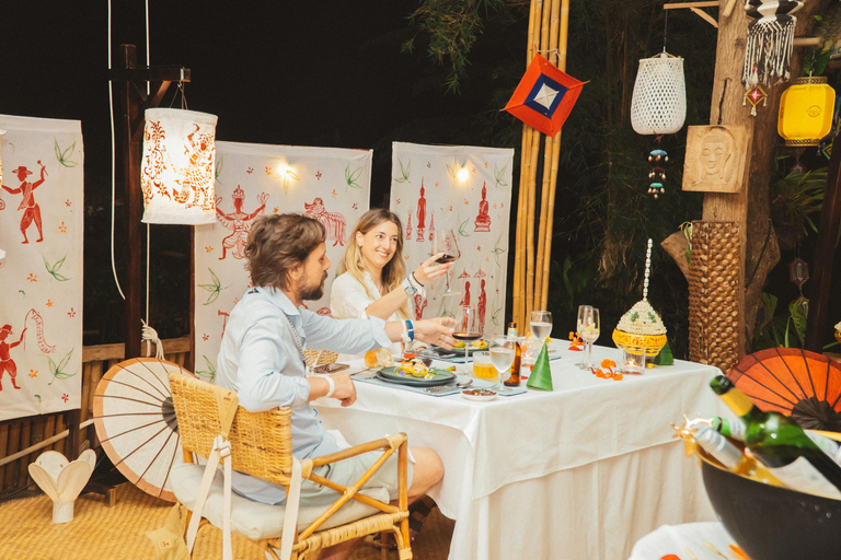 Luang Prabang: Private Romantic Dinner with Wine & Show