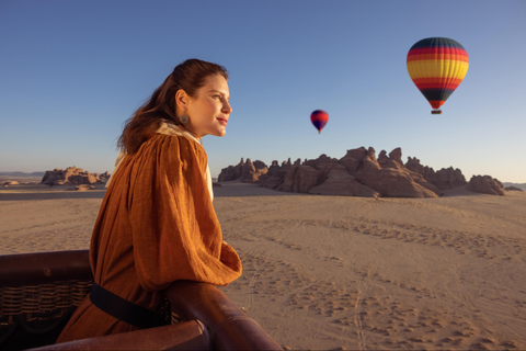 AlUla: Vuelo en Globo al AmanecerVuelo en globo aerostático al amanecer AlUla