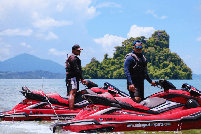 Visite privée en jet ski surpuissant à Langkawi avec vidéo par droneFORFAIT LUXE BRONZE INDIVIDUEL