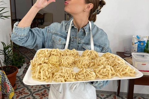 Pianillo: Corso di cucina con pasta, mozzarella e tiramisù