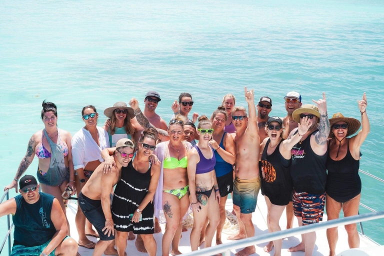 Punta Cana: Private Party-Bootstour mit Getränken und SnacksPunta Cana: Partyboot, Schnorcheln und Naturpool-Kreuzfahrt