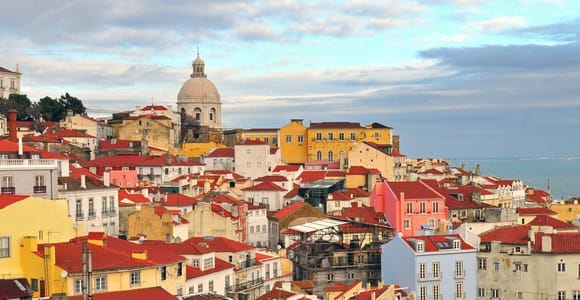 Lisbon: Tuk Tuk Hop-On Hop-Off Tour