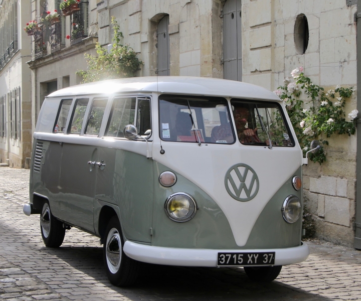 Chinon Vintage Tour: Tour the town in a Combi VW