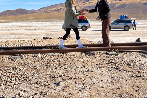 Uyuni Salt Flats & Colorful Lagoons: 3-Day Journey Uyuni Tour with Local Spanish Driver