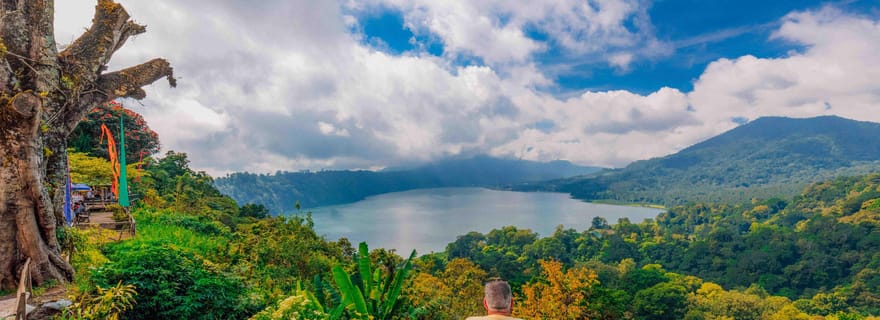 Munduk : Randonnée dans la jungle des lacs jumeaux avec canoë et chute d'eau