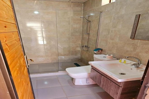 Wadi Rum: 6-Hour Jeep Tour with Bubble Tent Stay and 2 Meals