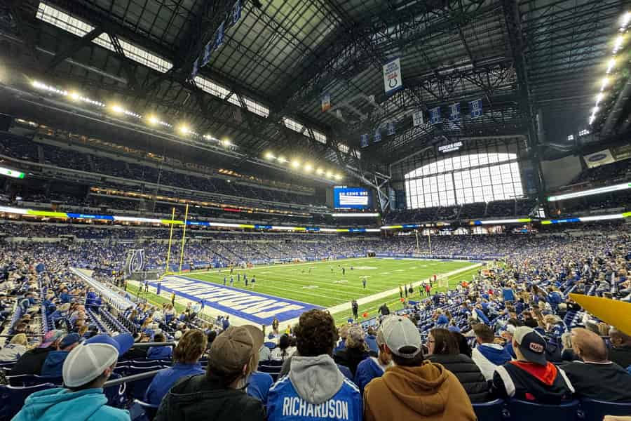 Ticket für ein NFL-Spiel der Indianapolis Colts im Lucas Oil Stadium. Foto: GetYourGuide