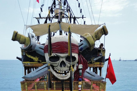 Alanya: Deluxe Exclusive Pirate Gulet with Foam & DJ Boat Trip with Hotel Transfer
