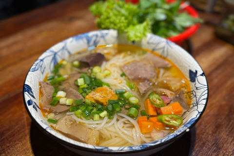 Da Nang: Seven Local Food Tasting & Sightseeing by Scooter