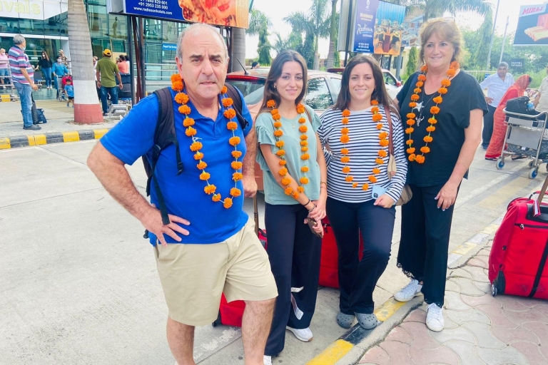 Tour del Triángulo de Oro con Rishikesh en Coche 7 Noches / 8 DíasCoche Ac + Guía turístico