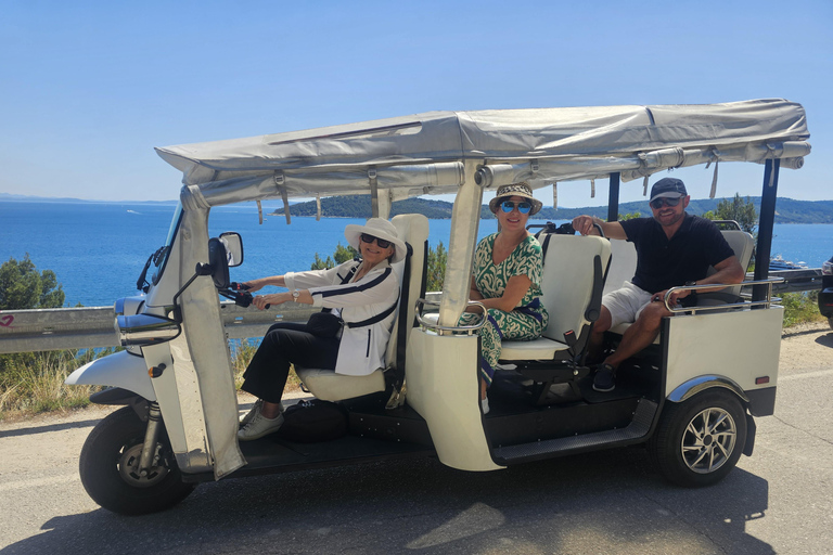 Split: Electric Tuk Tuk Ride with Local Stories