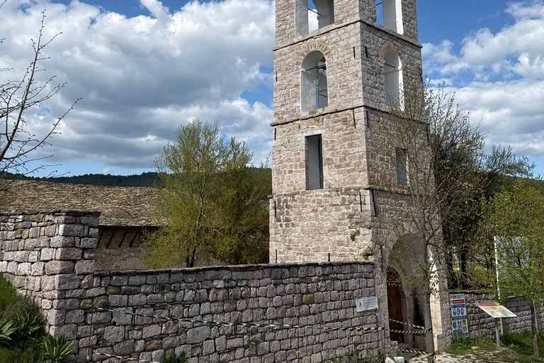 Desde Tirana/Durres: Korca, Voskopoja, Pogradec,Lin Excursión de un día