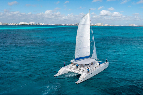 Riviera Maya:Catamaran to Isla Mujeres with lunch & open bar