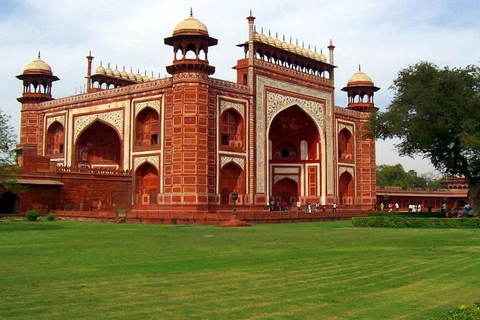 From Delhi: Sunrise Taj, Agra Fort & Baby Taj with Tuk-Tuk Agra Local Licensed Guide Service Only