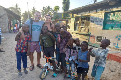 Mombasa: Nguuni Wildlife Walk & Mijikenda Village Experience