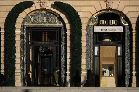 Paris: Tur pe jos Haute Couture cu un ghid local