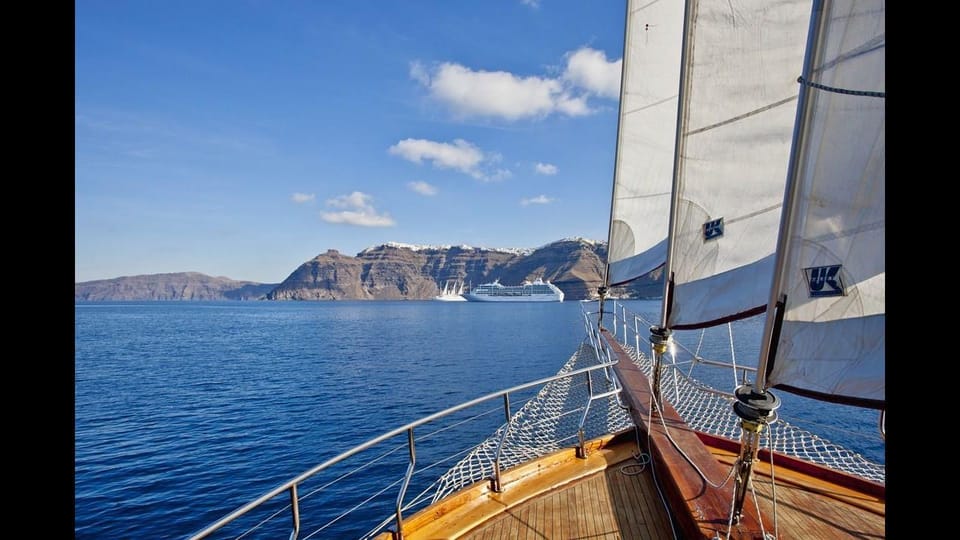Santorini: 3-Hour Volcano and Hot Springs Boat Tour