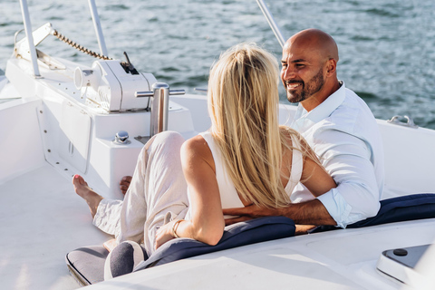 Miami : Dîner-croisière privé pour 2 personnes sur un yacht.