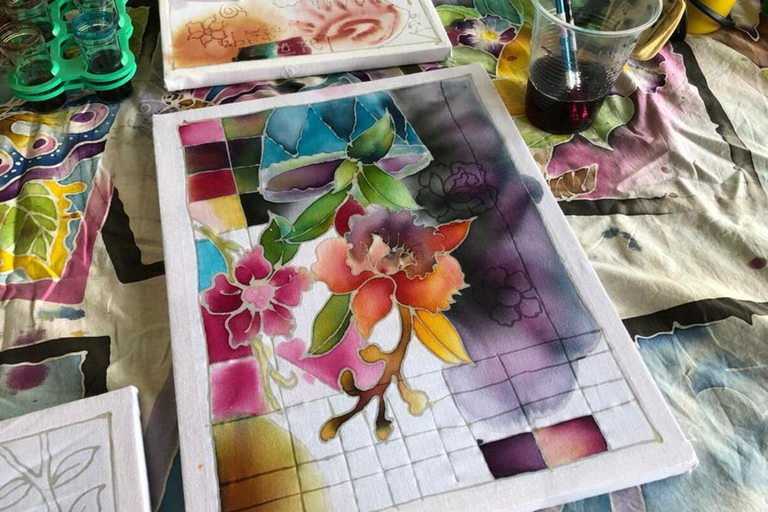 Penang: Balik Pulau Batik Painting &amp; Mini Zoo Petting