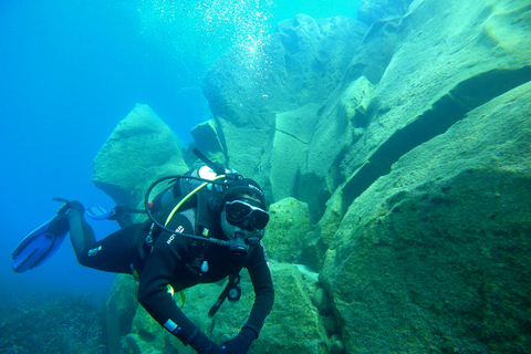 Santorini: Experiência de mergulho com cilindro na caldeira vulcânicaMergulho autônomo