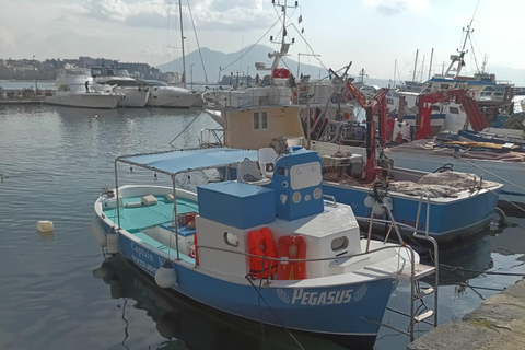 Naples: Posillipo Coast Snorkeling Cruise with Food & Drinks