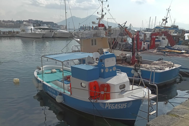 Naples: Posillipo Coast Snorkeling Cruise with Food & Drinks