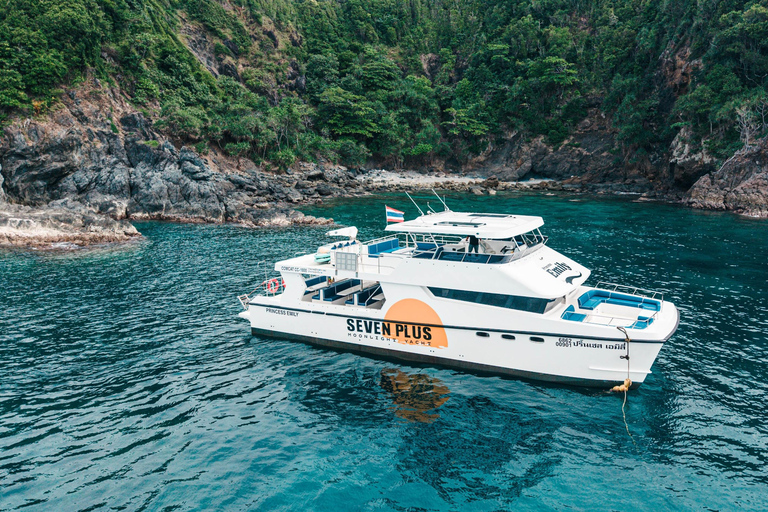 Phuket/Khao Lak: The Elite Similan Islands Yacht Experience Hotel pickup in Phuket