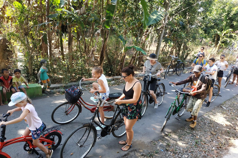 Yogyakarta: Kulon Progo Village Cycling Tour with Snacks