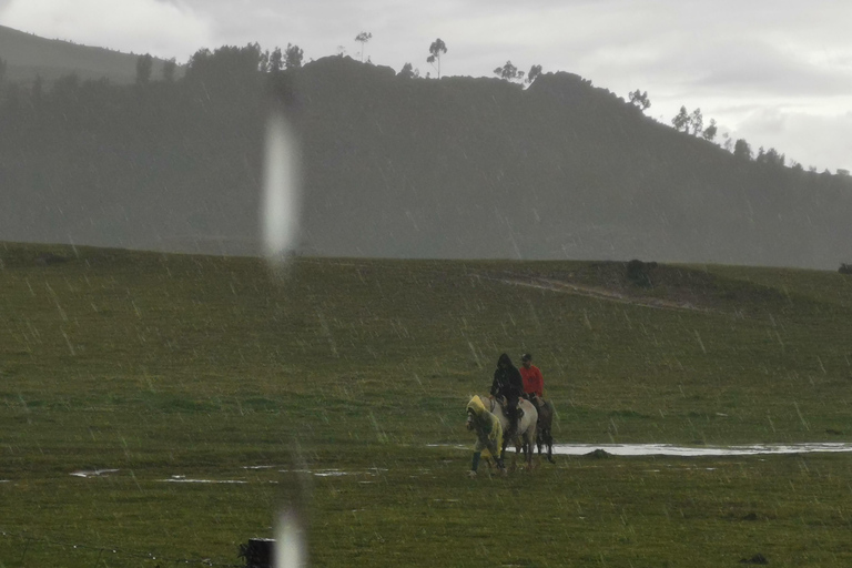 Cusco: Horseback Riding Tour to Inca Temples and Viewpoints