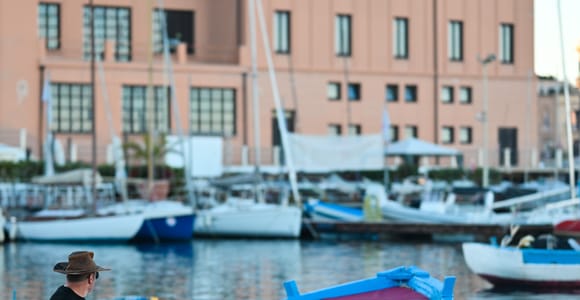 Bari: Private Bootsfahrt über "Gozzovigliando", Fischerboot