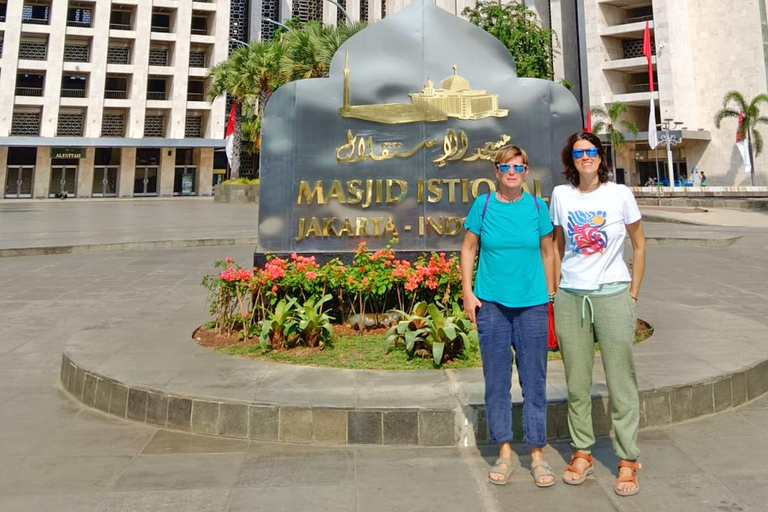 Jakarta: 3-Daagse rondreis met Bandung en Miniatuur Glorius Park