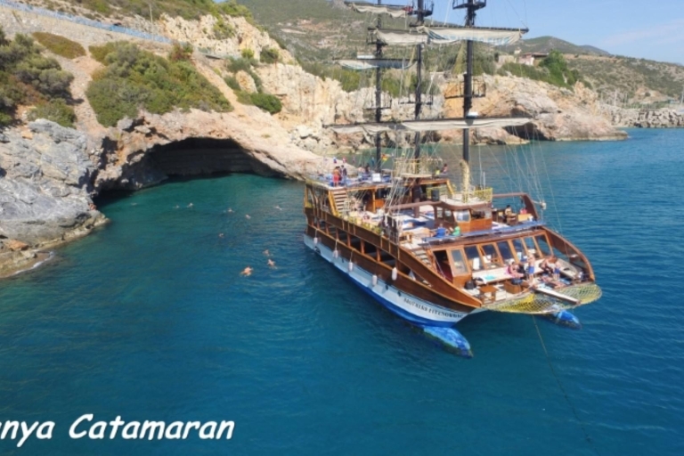 Explora la Belleza de Alanya: Tour en barco catamarán