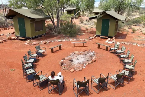 Ayers Rock: Kings Canyon West MacDonnell 3-Day Camping Tour
