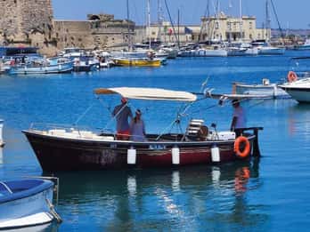 Gallipoli: private boat day trips with Sasà Tours