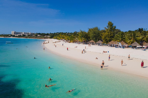 Sansibar: Insel Mnemba, Turles schwimmen mit Kendwa Strand
