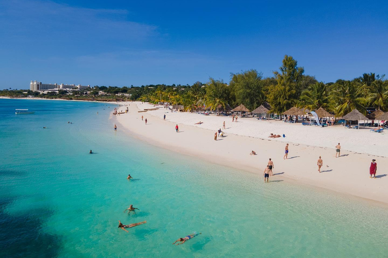 Sansibar: Insel Mnemba, Turles schwimmen mit Kendwa Strand